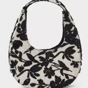 🆕️👜Mini Beaded Crescent Handbag